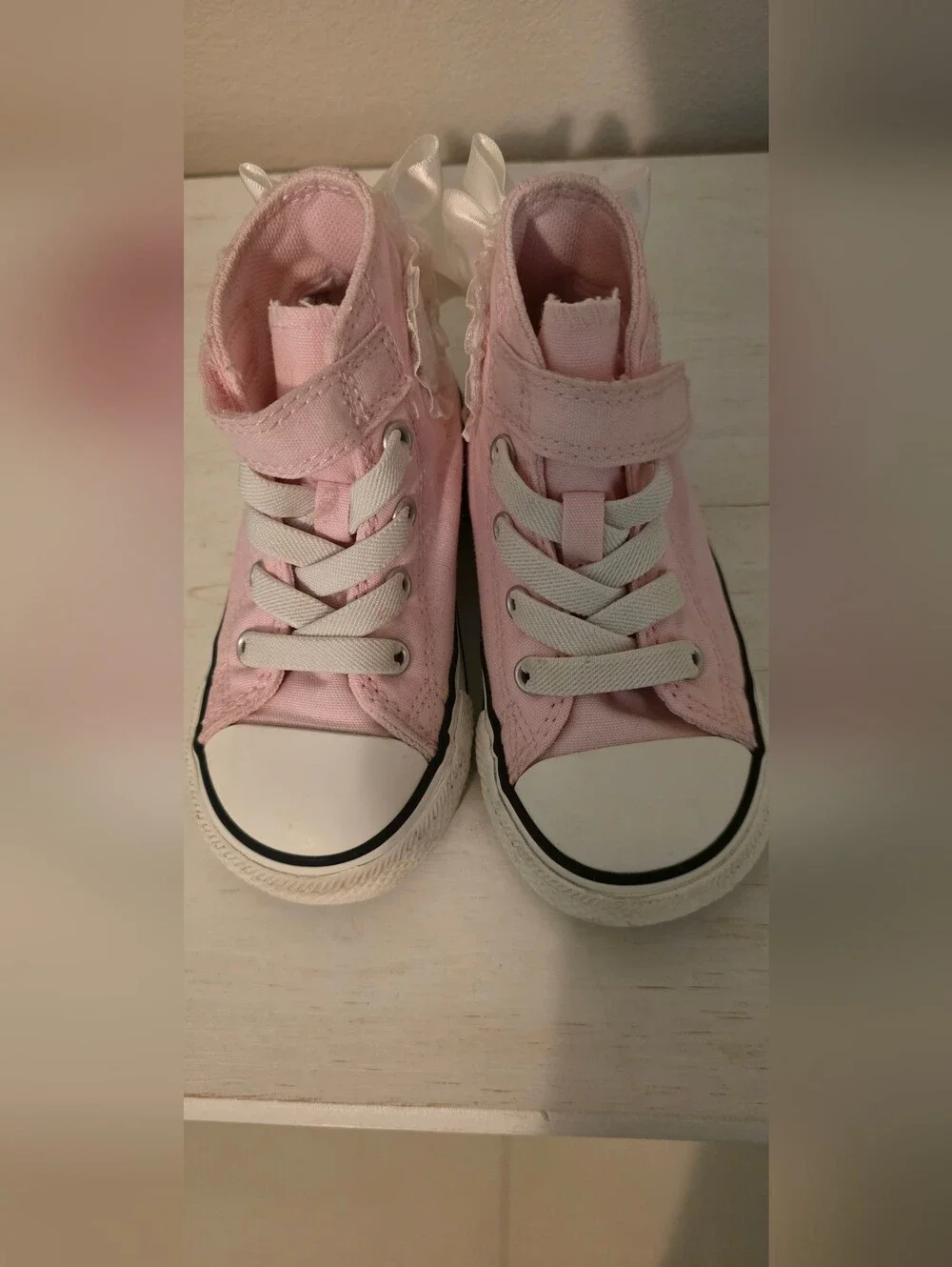 Converse Size 6 toddler- Pink Canvas High-Top Sneakers with LACE AND BOW accents